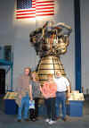 SpaceCenter-Shulls&Kennedys.JPG (212685 bytes)
